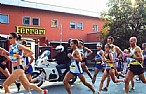 immagine Passaggio della Maratona d'Italia da Maranello a Carpi davanti agli stabilimenti della Ferrari