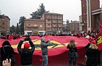 immagine Tifosi della Ferrari festeggiano in piazza Libert